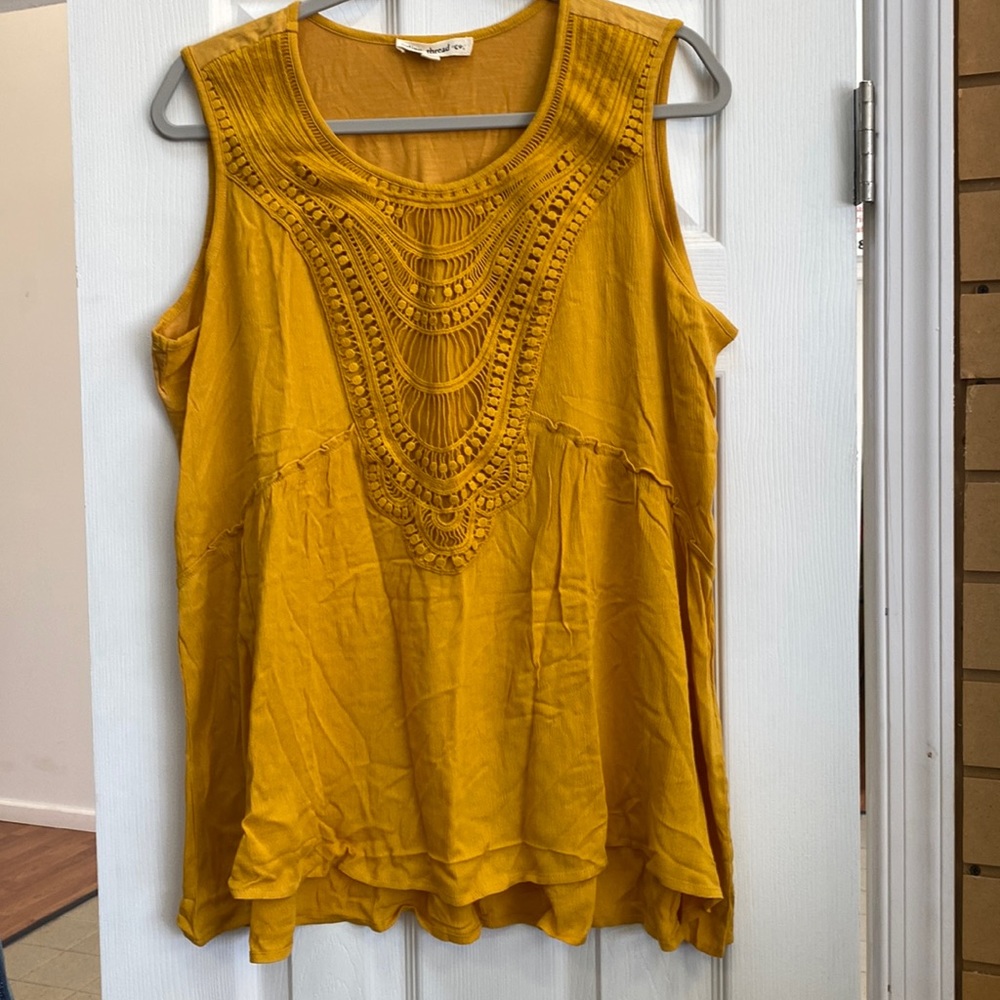 NWOT, size large Summer top.